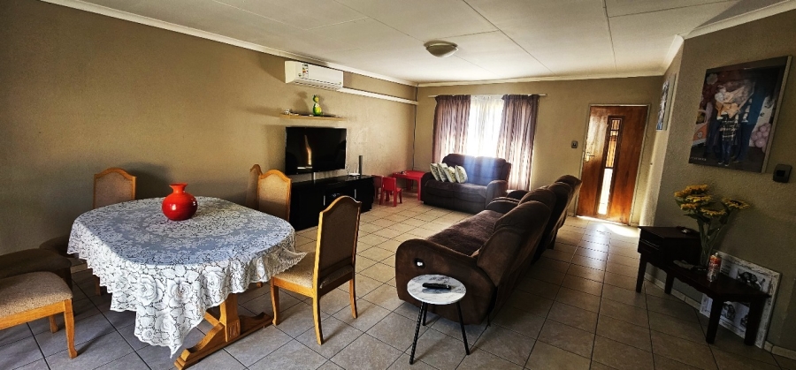 To Let 3 Bedroom Property for Rent in Bodorp North West